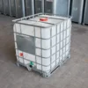 cuve-ibc-1000-litres-blanc-palette-acier-ou-plastique-renouvele-detail-palette-acier-vue-avant-et-laterale