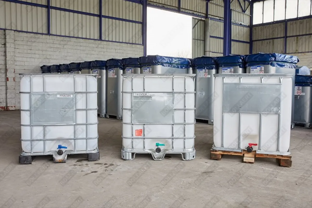 cuve-ibc-1000-litres-blanc-palette-acier-ou-plastique-renouvele-nettoyee-palette-bois-acier-plastique cuve-ibc-1000-litres-blanc-palette-acier-ou-plastique-renouvele-nettoyee-palette-bois-acier-plastique